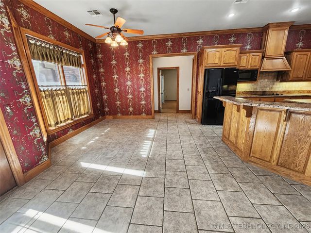 607 Sterling Hills Drive, Fort Gibson, OK 74434