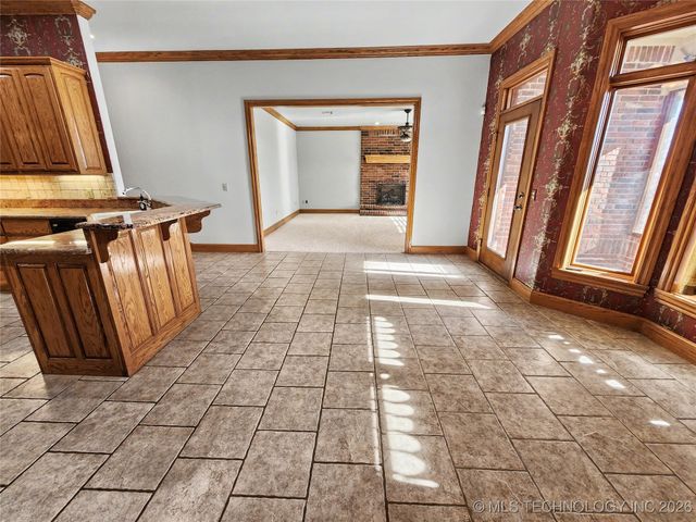 607 Sterling Hills Drive, Fort Gibson, OK 74434