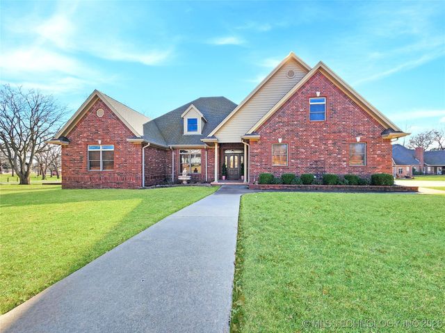 607 Sterling Hills Drive, Fort Gibson, OK 74434