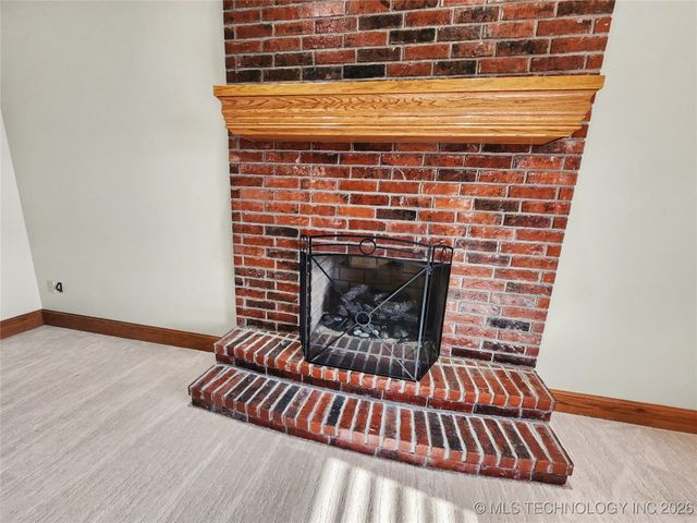 607 Sterling Hills Drive, Fort Gibson, OK 74434