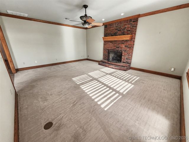 607 Sterling Hills Drive, Fort Gibson, OK 74434