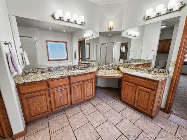 607 Sterling Hills Drive, Fort Gibson, OK 74434