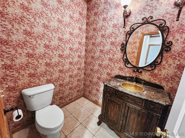 607 Sterling Hills Drive, Fort Gibson, OK 74434