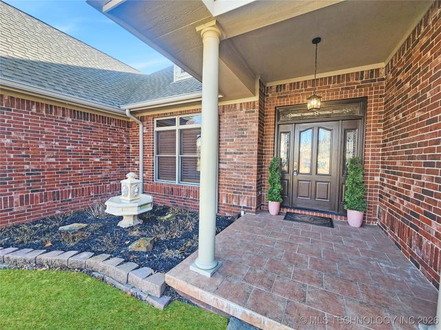 607 Sterling Hills Drive, Fort Gibson, OK 74434