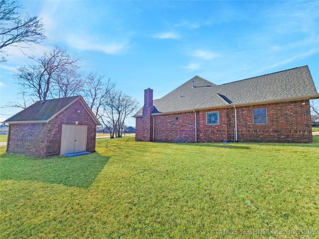 607 Sterling Hills Drive, Fort Gibson, OK 74434