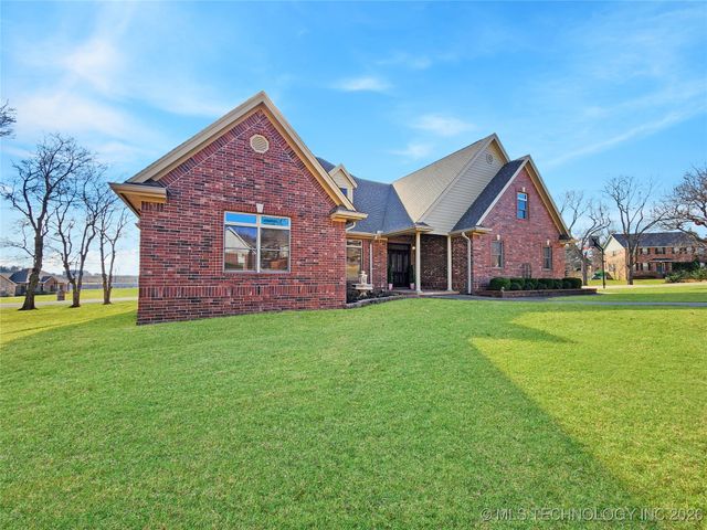 607 Sterling Hills Drive, Fort Gibson, OK 74434