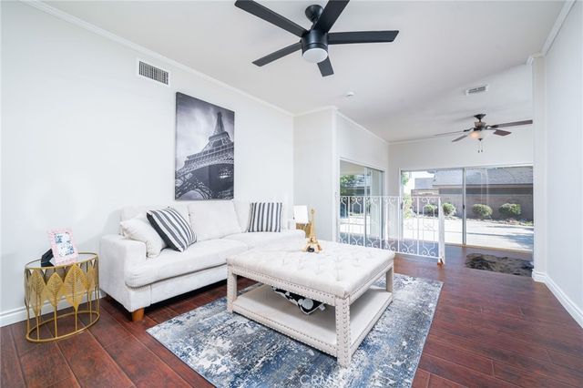 1032 E Buckboard, Glendora, CA 91741