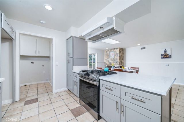 1032 E Buckboard, Glendora, CA 91741