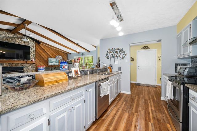 16422 NE 10TH STREET, Gainesville, FL 32609