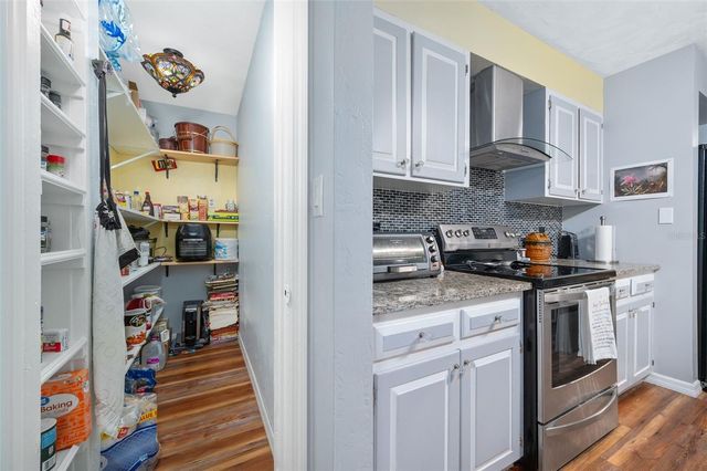 16422 NE 10TH STREET, Gainesville, FL 32609