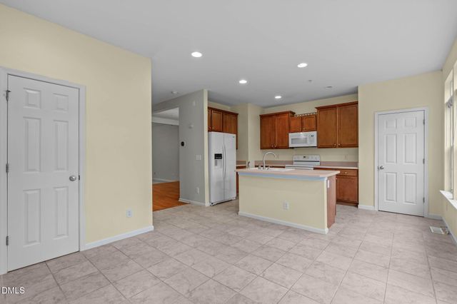 102 Cabernet Drive, Chapel Hill, NC 27516