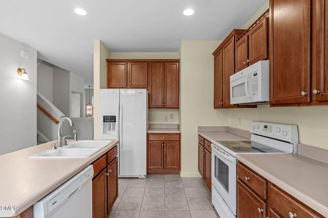 102 Cabernet Drive, Chapel Hill, NC 27516