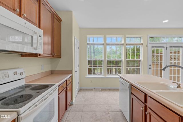 102 Cabernet Drive, Chapel Hill, NC 27516