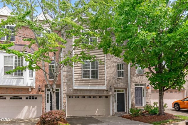 102 Cabernet Drive, Chapel Hill, NC 27516