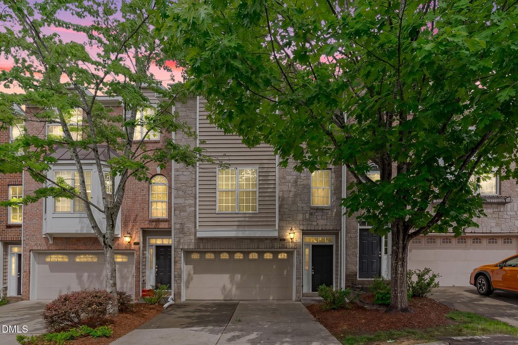 102 Cabernet Drive, Chapel Hill, NC 27516