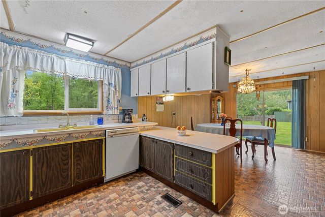 12502 99th Avenue NE, Arlington, WA 98223