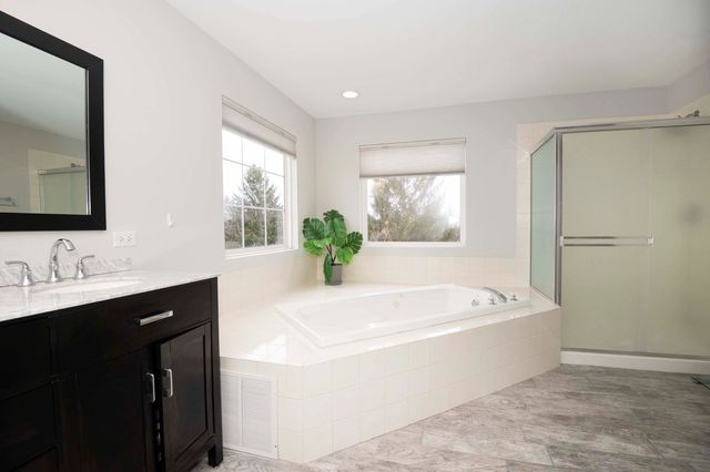 845 Barclay Drive, Bolingbrook, IL 60440