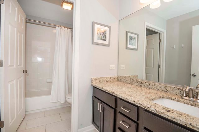 845 Barclay Drive, Bolingbrook, IL 60440