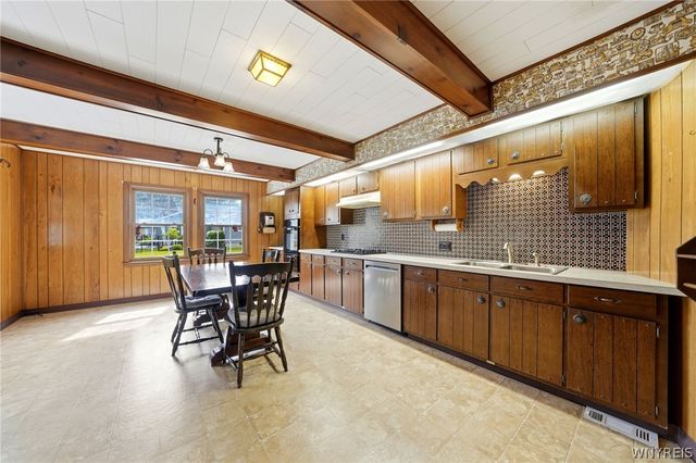 280 Bullis Road, West Seneca, NY 14224