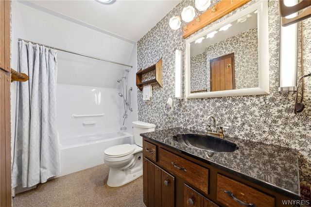 280 Bullis Road, West Seneca, NY 14224