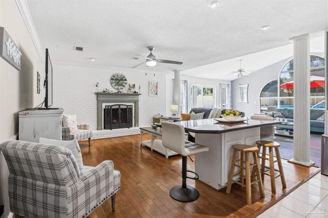 7865 Chesterfield Rd, Pensacola, FL 32506