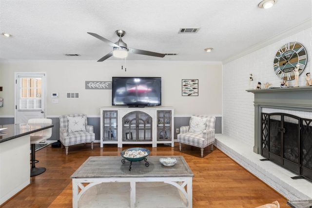 7865 Chesterfield Rd, Pensacola, FL 32506