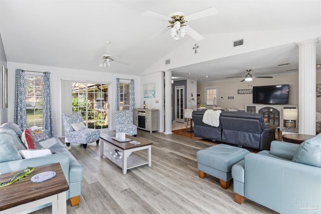 7865 Chesterfield Rd, Pensacola, FL 32506