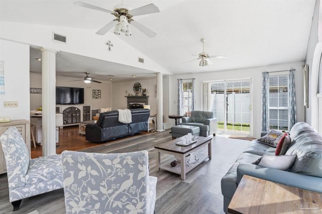 7865 Chesterfield Rd, Pensacola, FL 32506