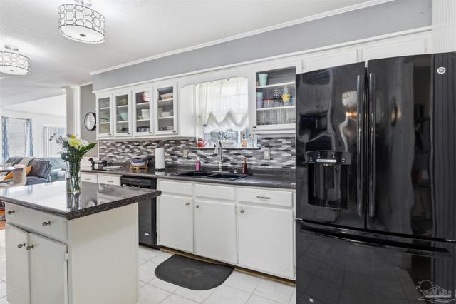 7865 Chesterfield Rd, Pensacola, FL 32506