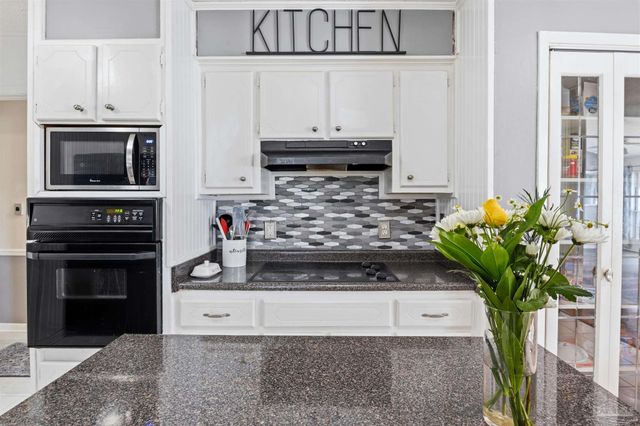 7865 Chesterfield Rd, Pensacola, FL 32506