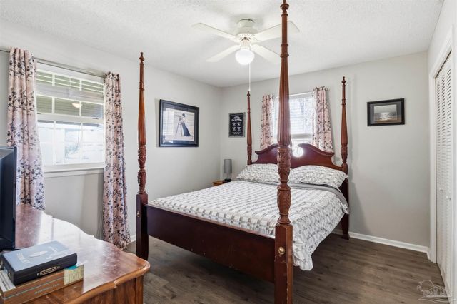 7865 Chesterfield Rd, Pensacola, FL 32506