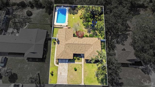 7865 Chesterfield Rd, Pensacola, FL 32506