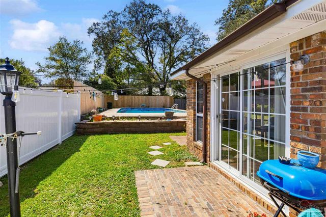 7865 Chesterfield Rd, Pensacola, FL 32506