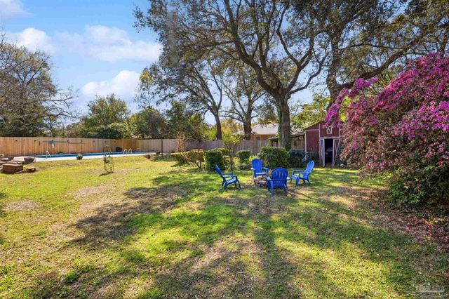 7865 Chesterfield Rd, Pensacola, FL 32506