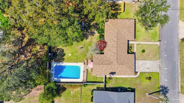 7865 Chesterfield Rd, Pensacola, FL 32506