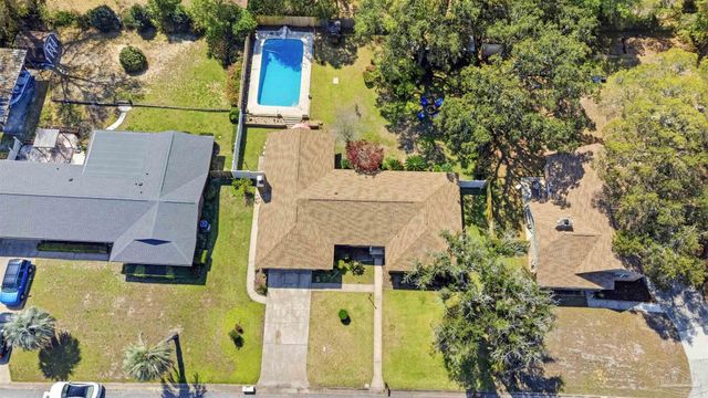 7865 Chesterfield Rd, Pensacola, FL 32506