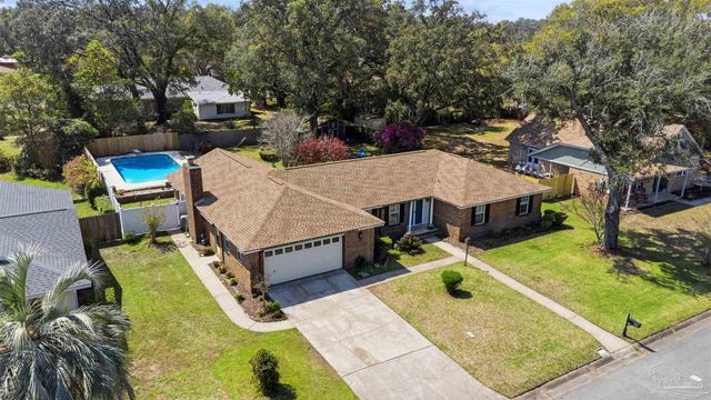 7865 Chesterfield Rd, Pensacola, FL 32506