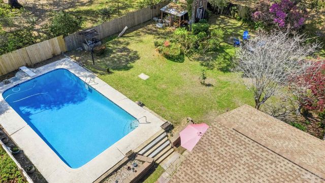 7865 Chesterfield Rd, Pensacola, FL 32506