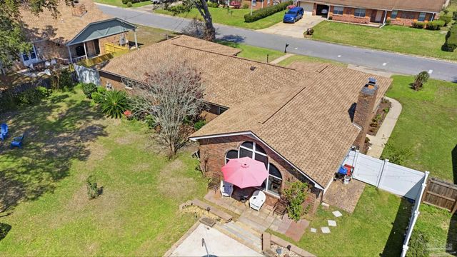 7865 Chesterfield Rd, Pensacola, FL 32506