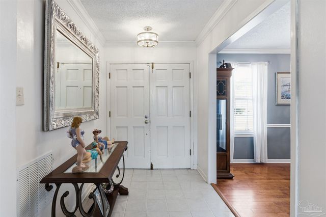 7865 Chesterfield Rd, Pensacola, FL 32506