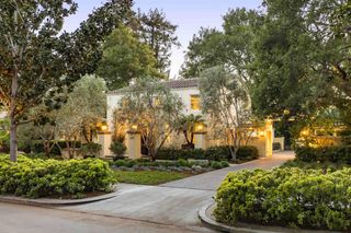 428 Maple Street, Palo Alto, CA 94301