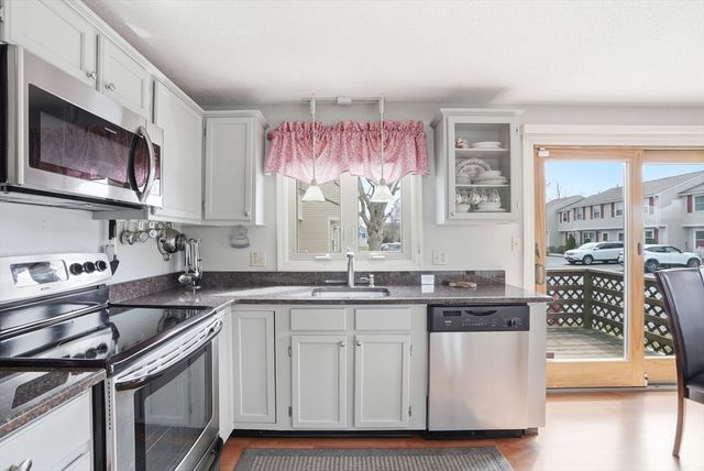 308 Ocean Meadows 308, Fairhaven, MA 02719