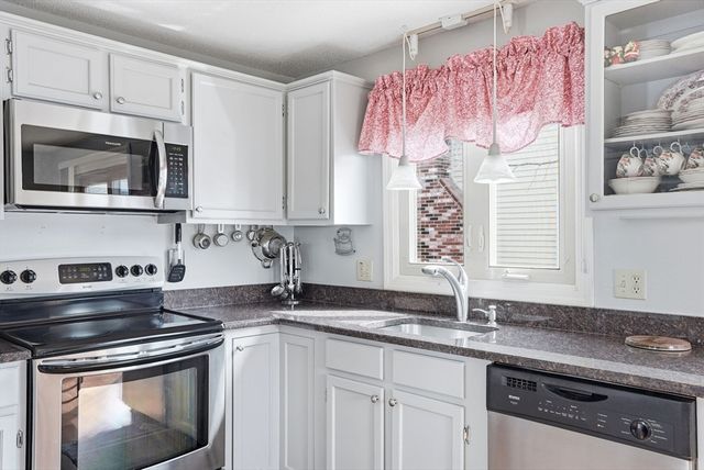 308 Ocean Meadows 308, Fairhaven, MA 02719