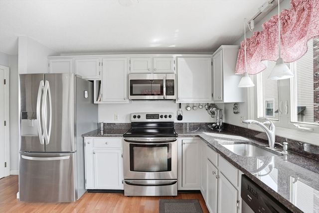 308 Ocean Meadows 308, Fairhaven, MA 02719