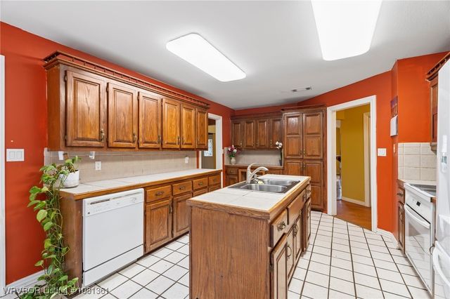 1010 Bear Track Drive, Van Buren, AR 72956