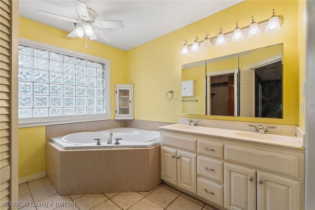 1010 Bear Track Drive, Van Buren, AR 72956