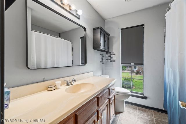 1010 Bear Track Drive, Van Buren, AR 72956