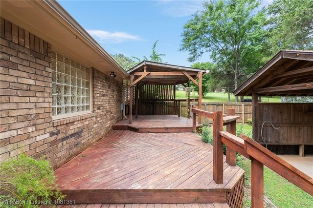 1010 Bear Track Drive, Van Buren, AR 72956