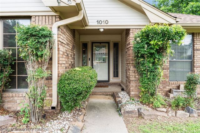 1010 Bear Track Drive, Van Buren, AR 72956