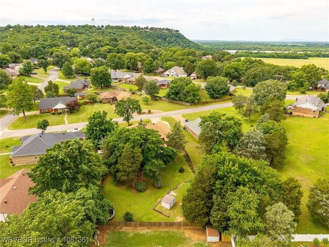 1010 Bear Track Drive, Van Buren, AR 72956